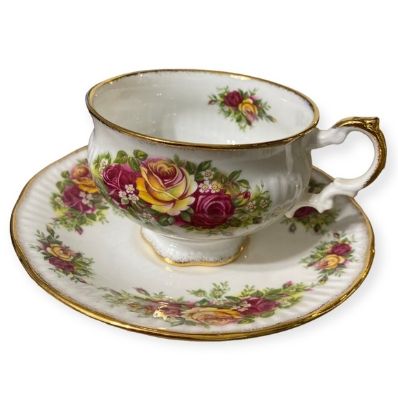 Elizabethan English Garden Fine Bone China Tea Cup & Saucer - Picture 2 of 15